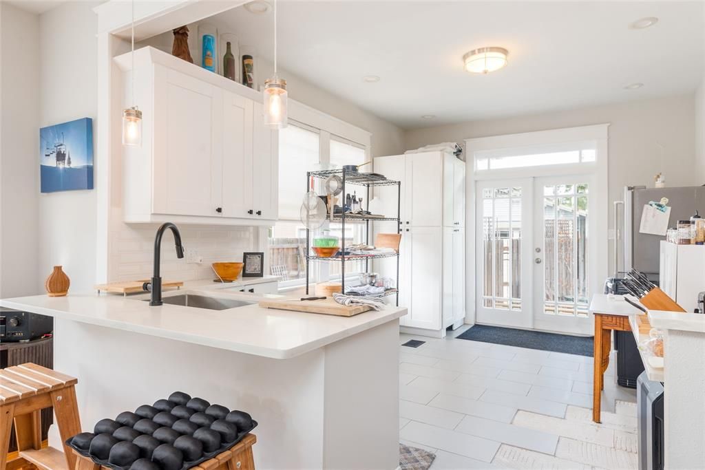 For Rent: $4,999 (3 beds, 2 baths, 1796 Square Feet)