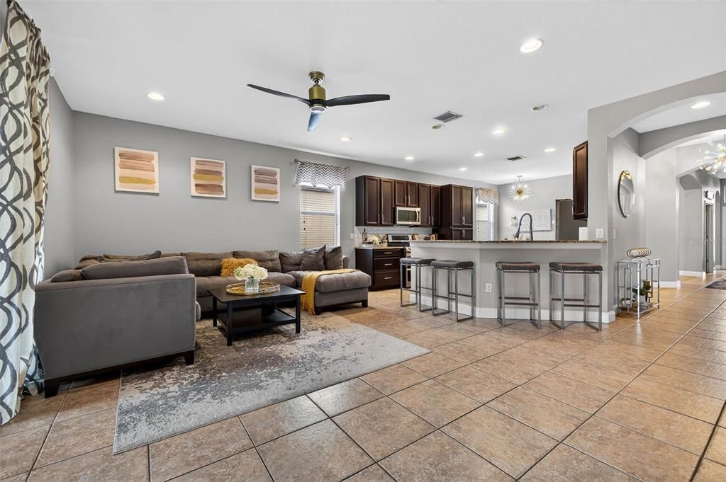 En Venta: $544,999 (4 camas, 3 baños, 2329 Pies cuadrados)