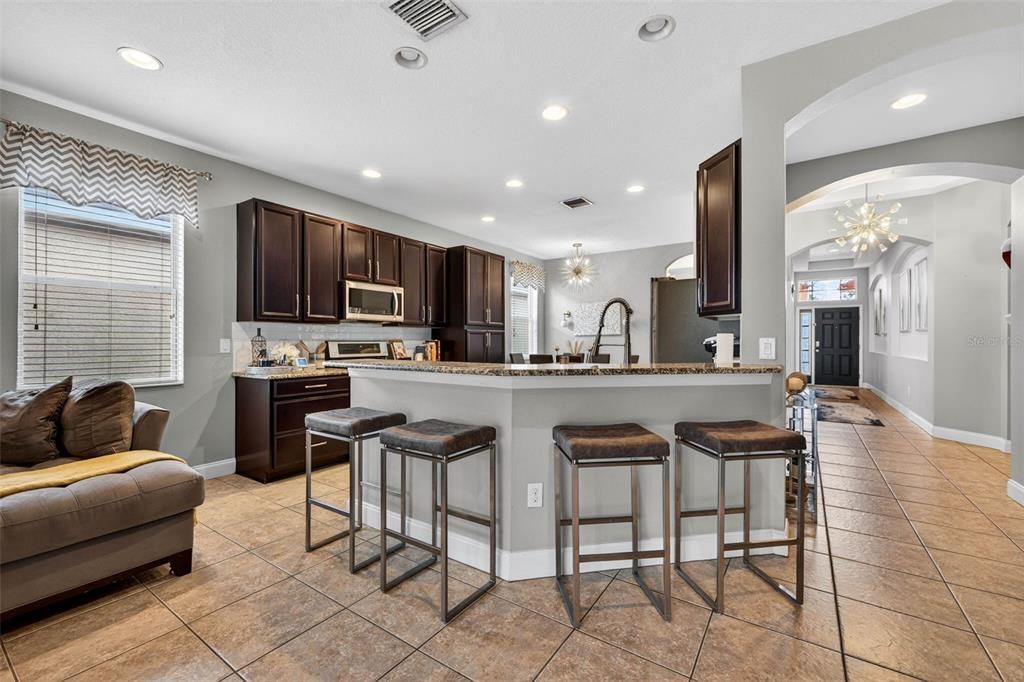 En Venta: $544,999 (4 camas, 3 baños, 2329 Pies cuadrados)