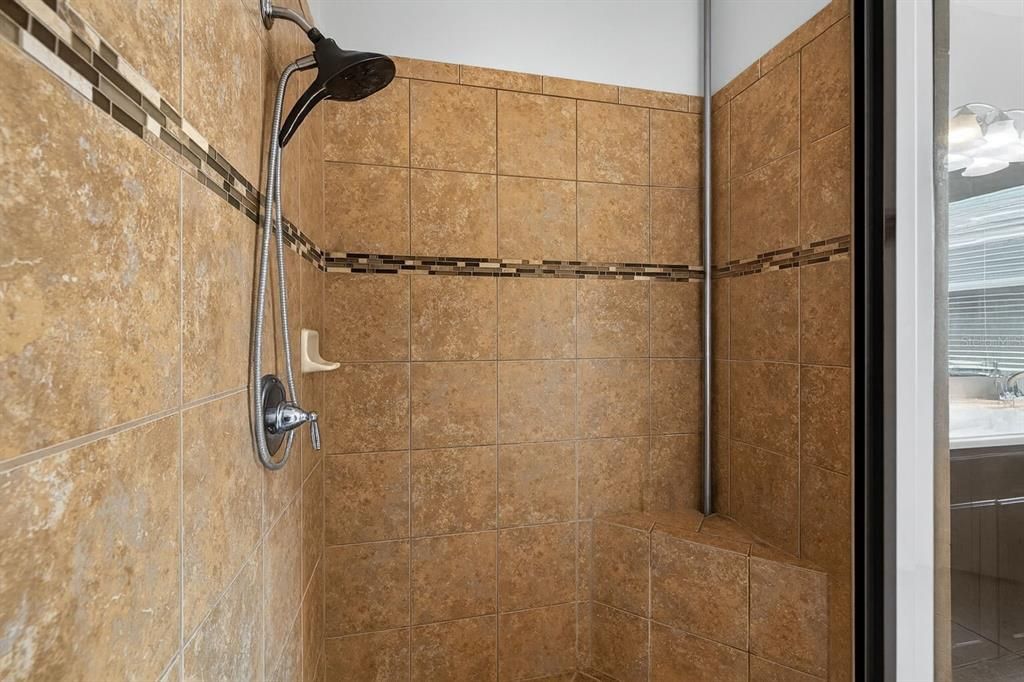 En Venta: $544,999 (4 camas, 3 baños, 2329 Pies cuadrados)