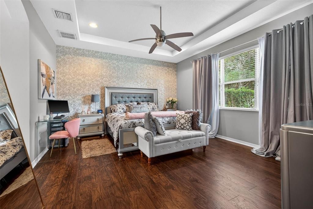 En Venta: $544,999 (4 camas, 3 baños, 2329 Pies cuadrados)