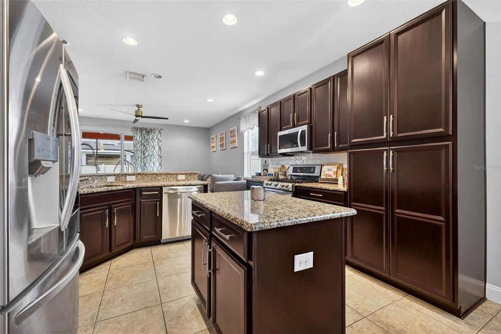 En Venta: $544,999 (4 camas, 3 baños, 2329 Pies cuadrados)