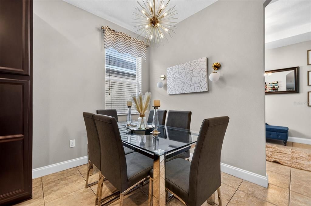 En Venta: $544,999 (4 camas, 3 baños, 2329 Pies cuadrados)