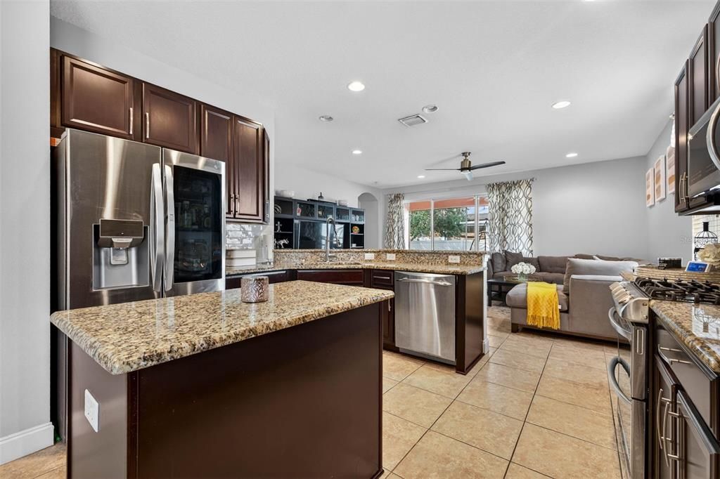 En Venta: $544,999 (4 camas, 3 baños, 2329 Pies cuadrados)