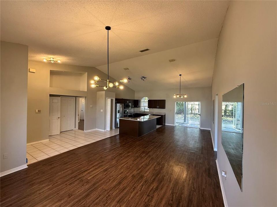 待售: $265,000 (3 贝兹, 2 浴室, 1456 平方英尺)