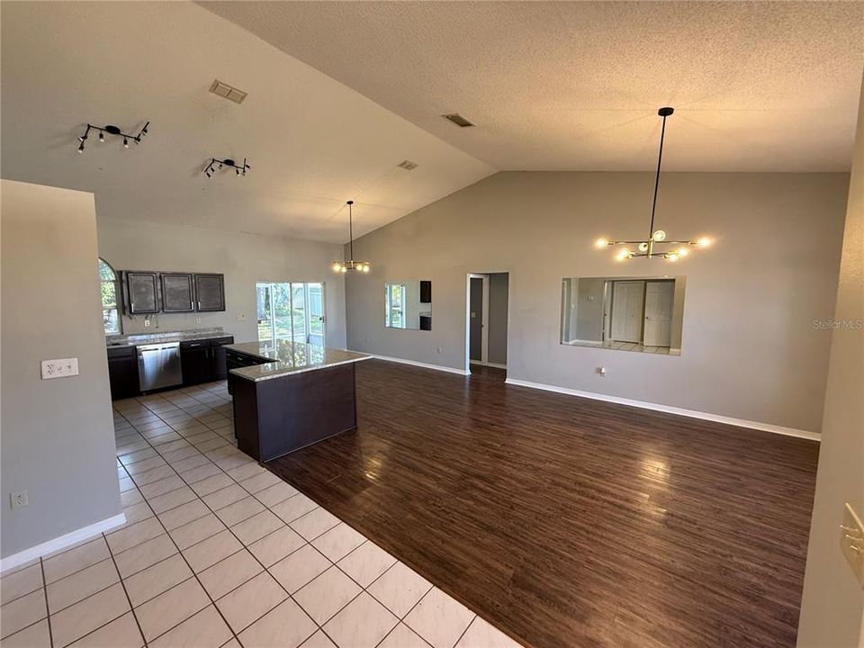 待售: $265,000 (3 贝兹, 2 浴室, 1456 平方英尺)