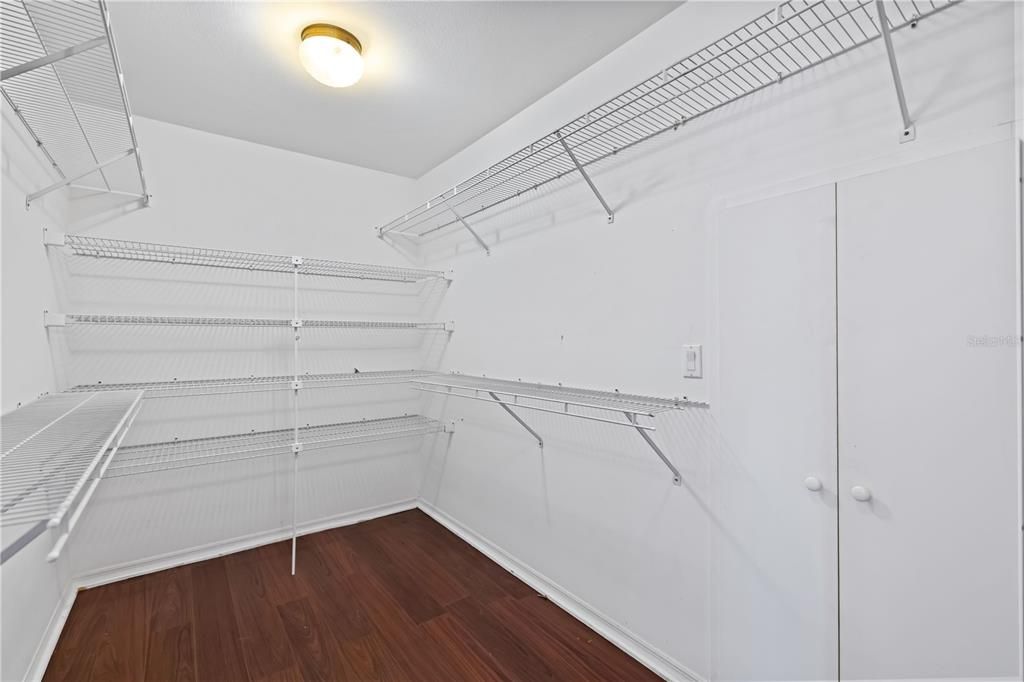 待售: $600,000 (4 贝兹, 3 浴室, 2547 平方英尺)