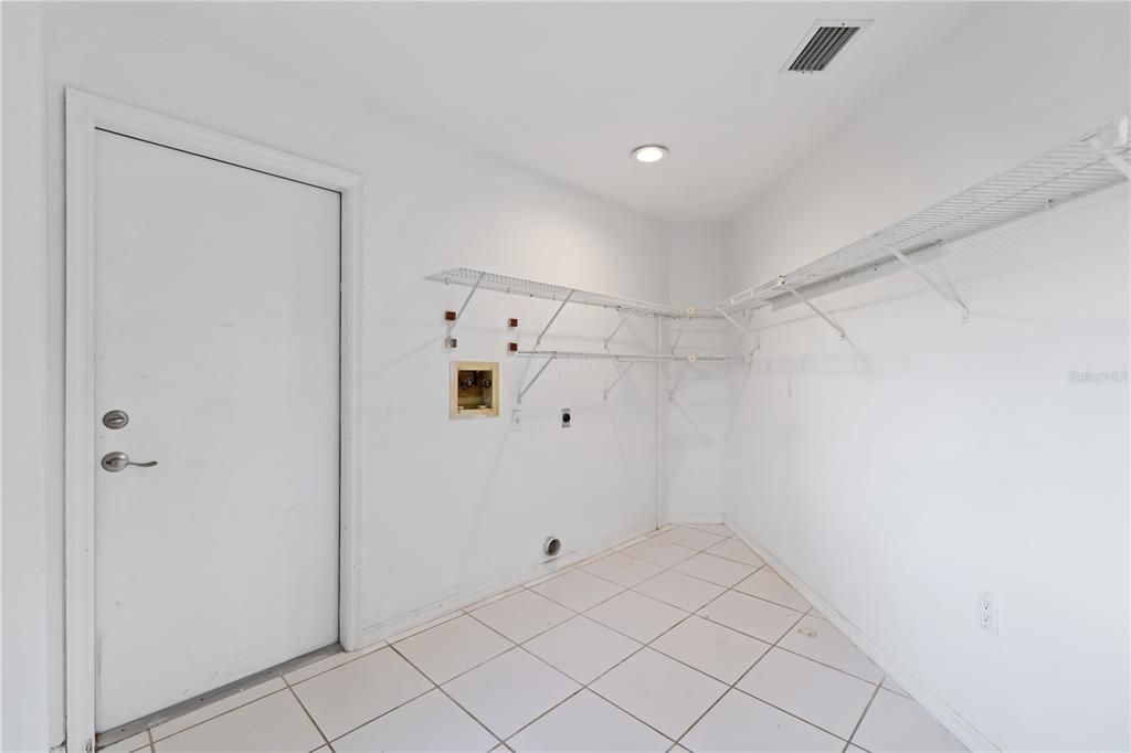 待售: $600,000 (4 贝兹, 3 浴室, 2547 平方英尺)