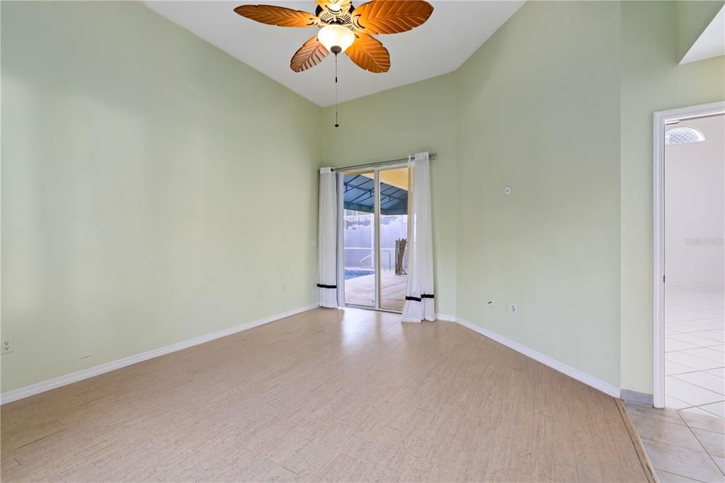 待售: $600,000 (4 贝兹, 3 浴室, 2547 平方英尺)