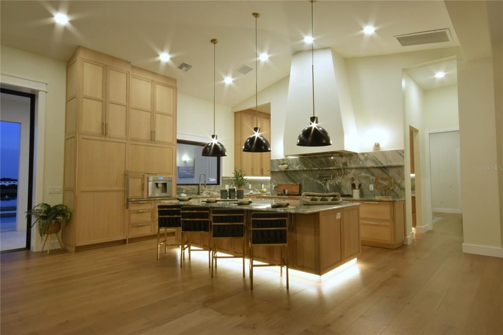For Sale: $1,528,000 (4 beds, 4 baths, 3591 Square Feet)