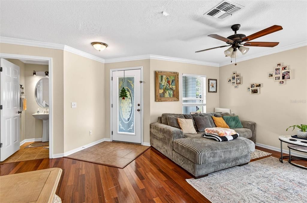 待售: $369,000 (3 贝兹, 3 浴室, 2262 平方英尺)