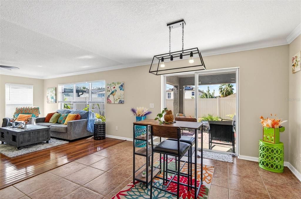 待售: $369,000 (3 贝兹, 3 浴室, 2262 平方英尺)