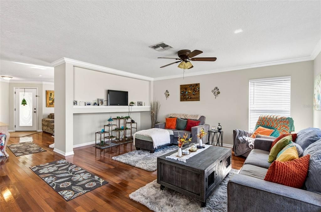 待售: $369,000 (3 贝兹, 3 浴室, 2262 平方英尺)