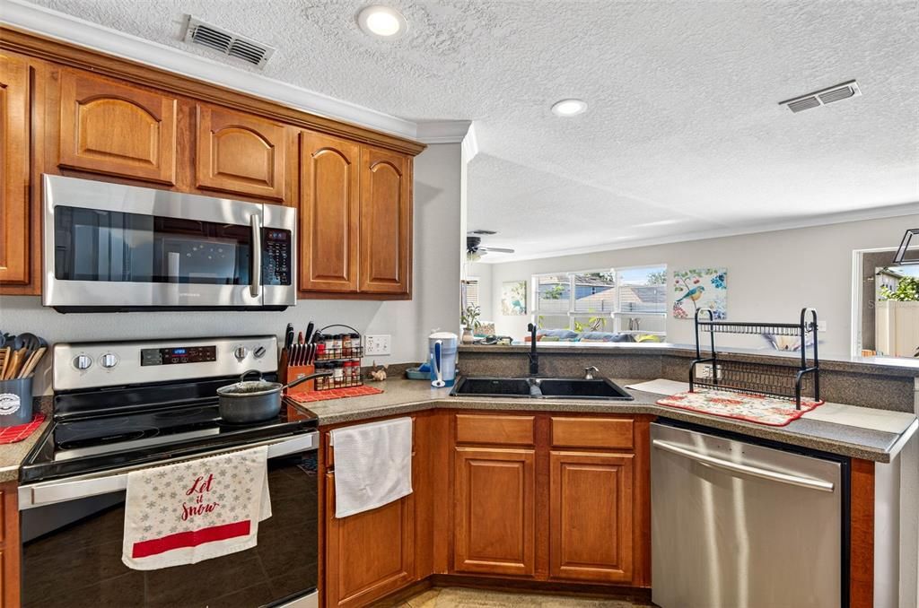 待售: $369,000 (3 贝兹, 3 浴室, 2262 平方英尺)