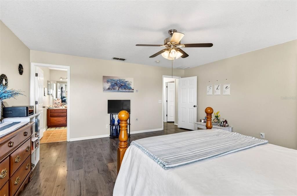 待售: $369,000 (3 贝兹, 3 浴室, 2262 平方英尺)