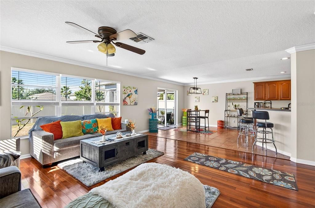 待售: $369,000 (3 贝兹, 3 浴室, 2262 平方英尺)