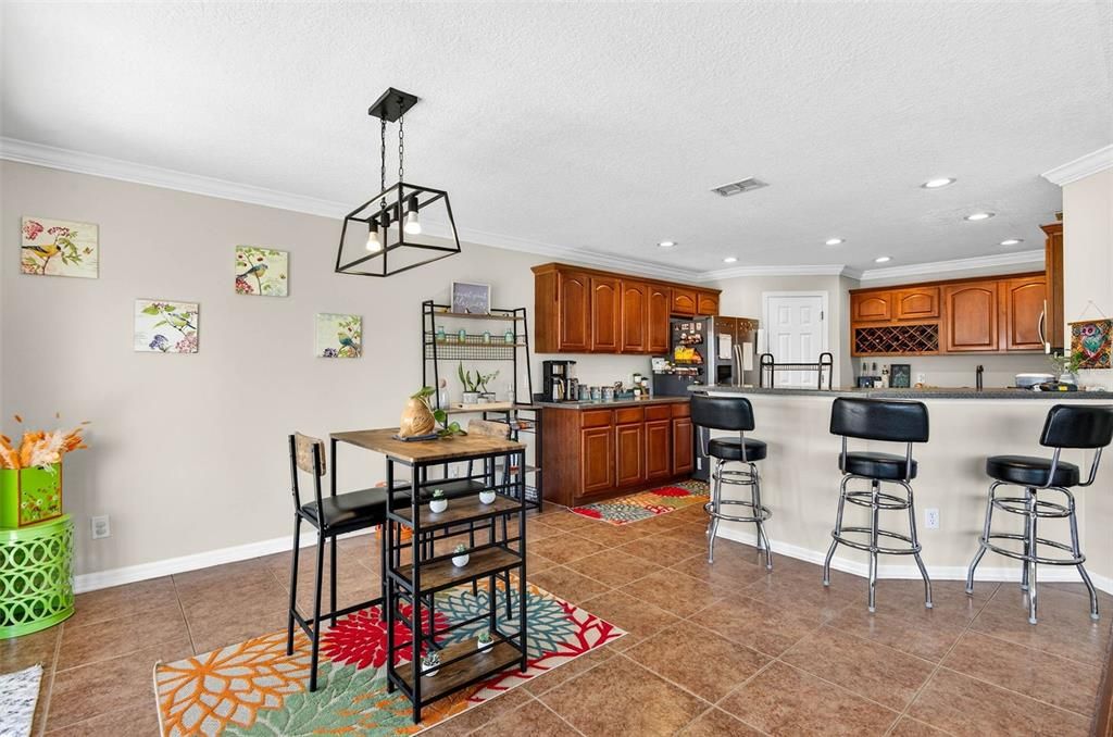 待售: $369,000 (3 贝兹, 3 浴室, 2262 平方英尺)