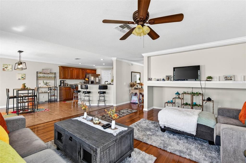 待售: $369,000 (3 贝兹, 3 浴室, 2262 平方英尺)