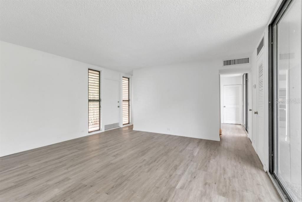 For Rent: $1,950 (2 beds, 2 baths, 1184 Square Feet)