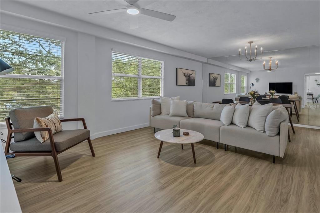 For Sale: $275,000 (2 beds, 2 baths, 1120 Square Feet)