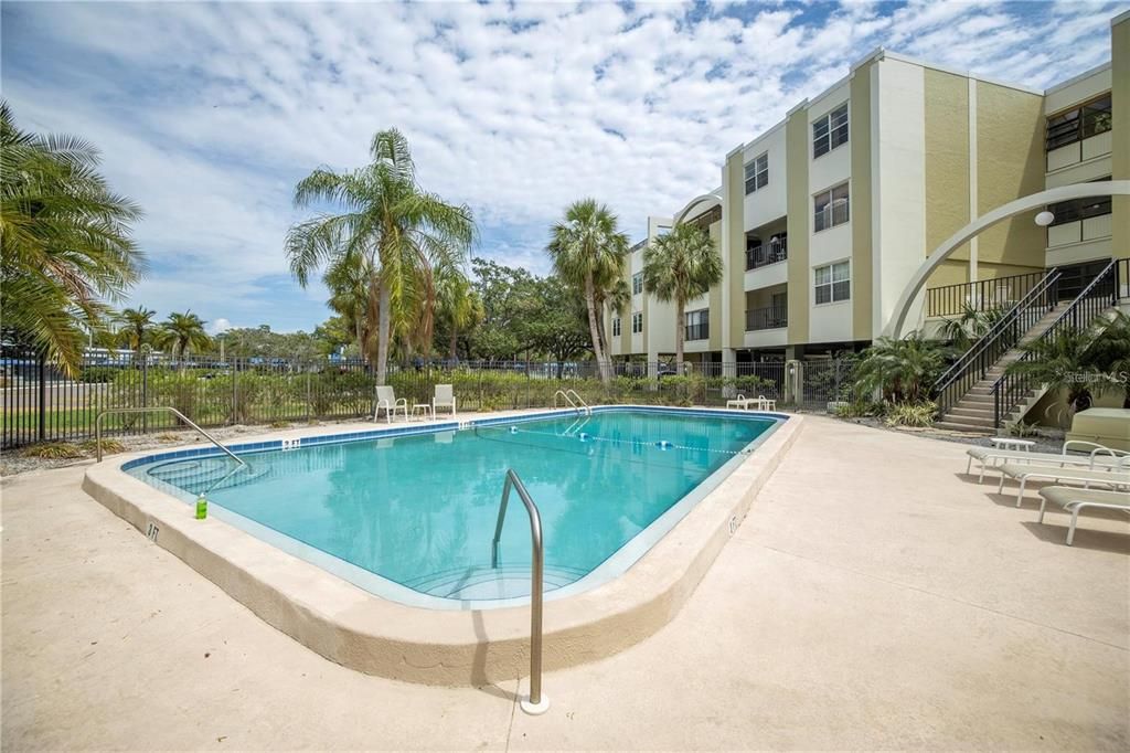 For Sale: $275,000 (2 beds, 2 baths, 1120 Square Feet)