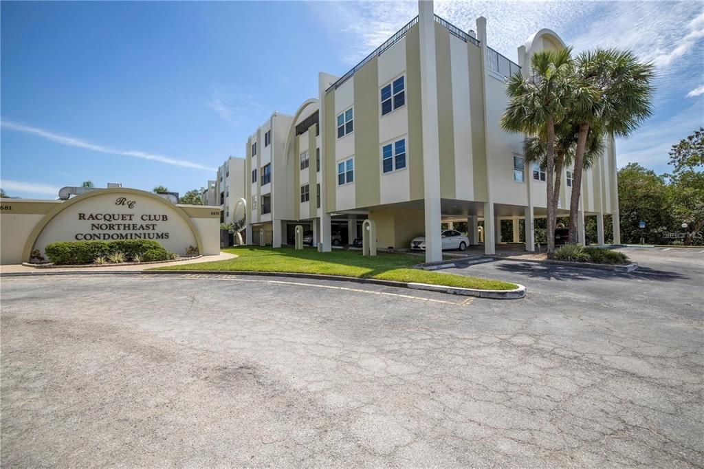 For Sale: $275,000 (2 beds, 2 baths, 1120 Square Feet)