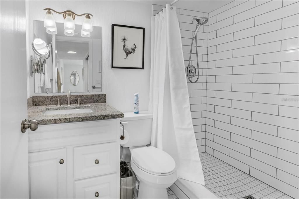 For Sale: $275,000 (2 beds, 2 baths, 1120 Square Feet)