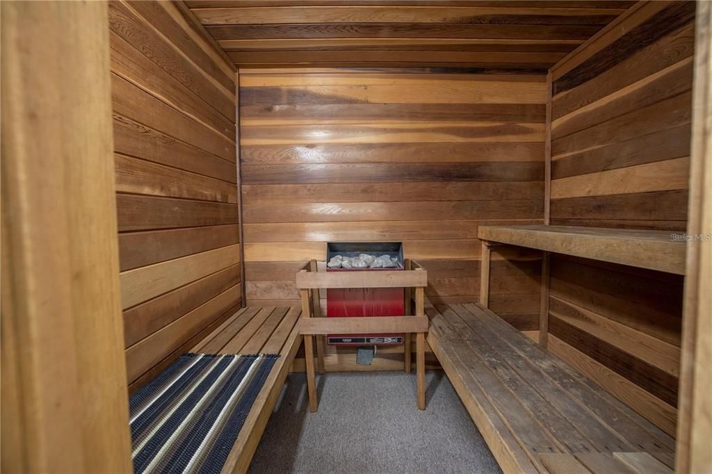 For Sale: $275,000 (2 beds, 2 baths, 1120 Square Feet)