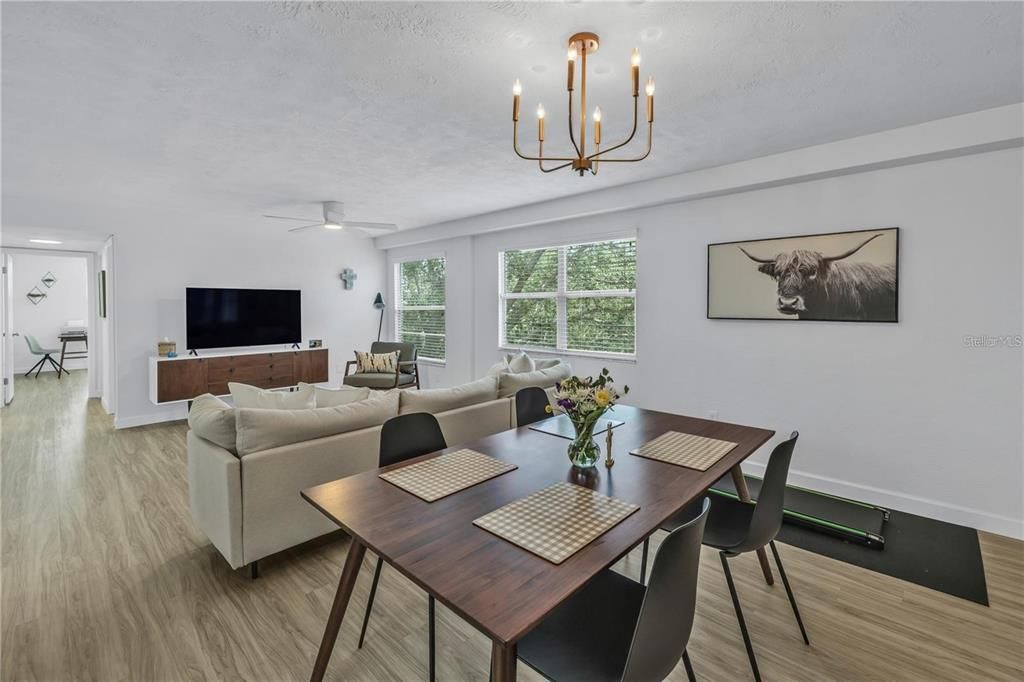 For Sale: $275,000 (2 beds, 2 baths, 1120 Square Feet)