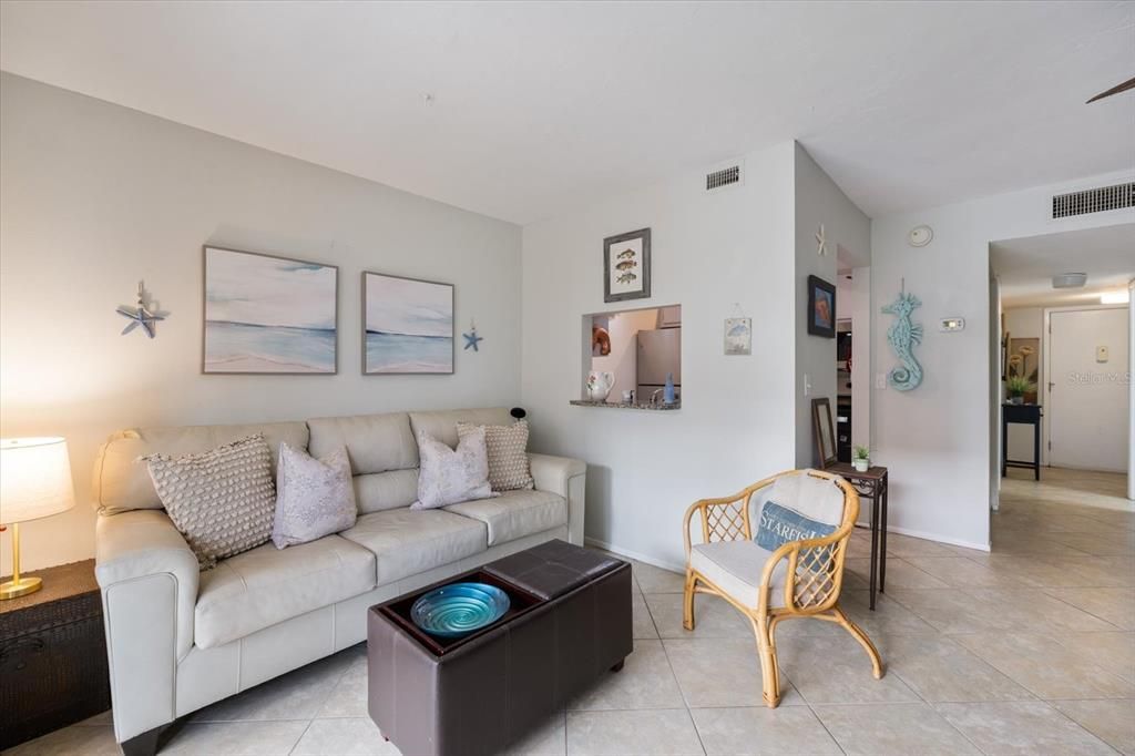 For Rent: $1,850 (1 beds, 1 baths, 516 Square Feet)