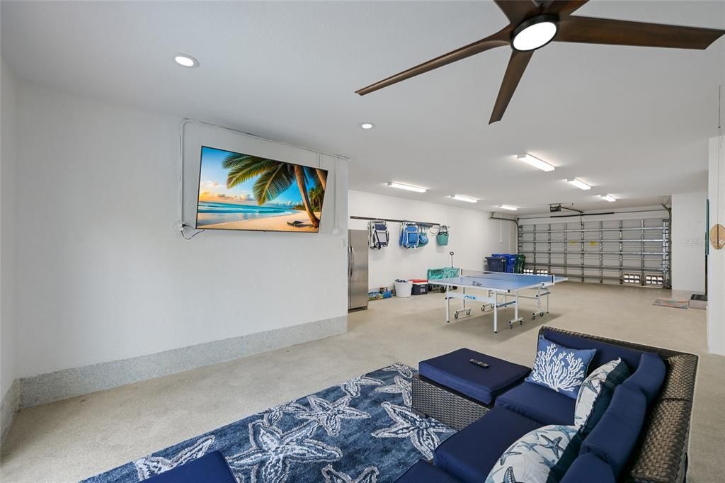 For Sale: $2,995,000 (4 beds, 3 baths, 2567 Square Feet)