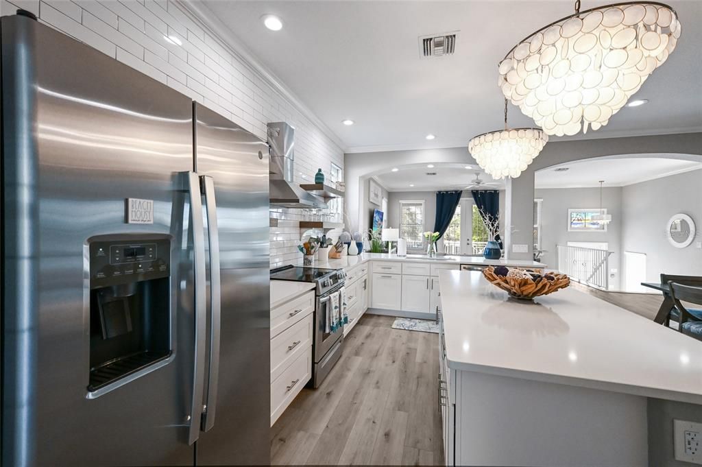 For Sale: $2,995,000 (4 beds, 3 baths, 2567 Square Feet)