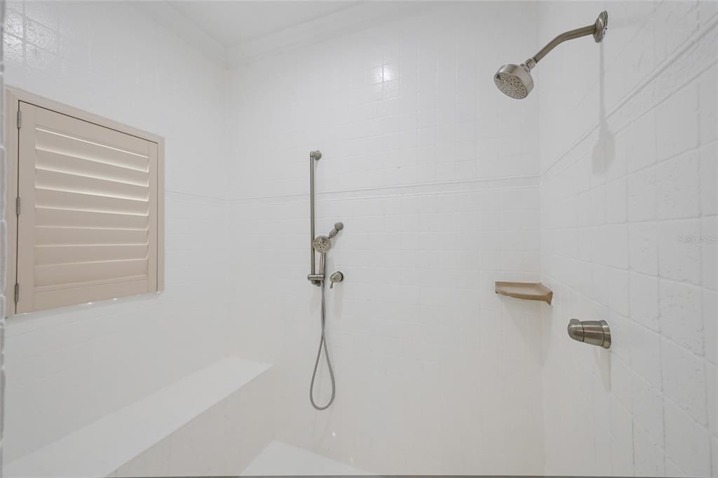 For Sale: $2,995,000 (4 beds, 3 baths, 2567 Square Feet)