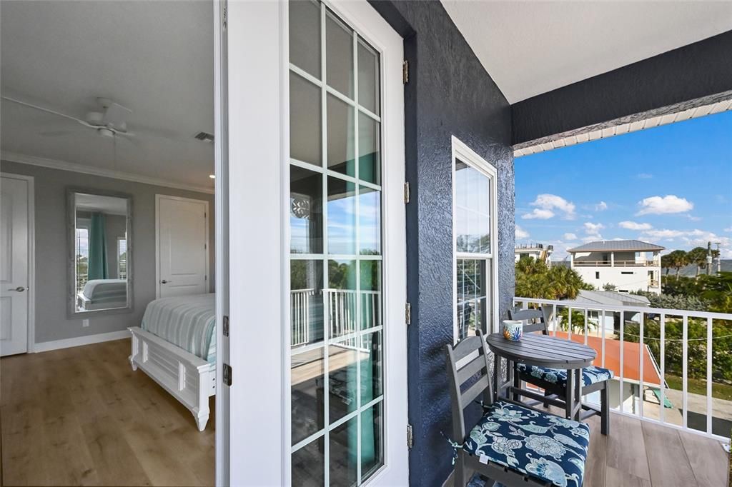 For Sale: $2,995,000 (4 beds, 3 baths, 2567 Square Feet)