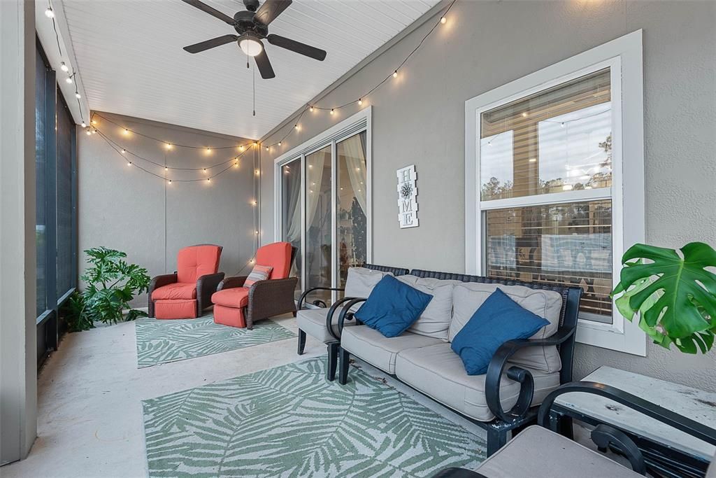 For Sale: $375,000 (4 beds, 3 baths, 2041 Square Feet)