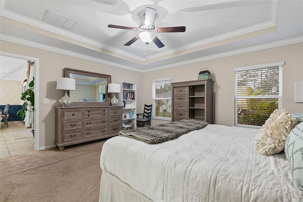 For Sale: $375,000 (4 beds, 3 baths, 2041 Square Feet)