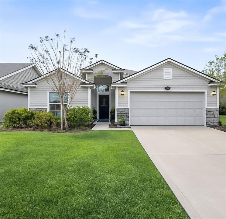 For Sale: $375,000 (4 beds, 3 baths, 2041 Square Feet)