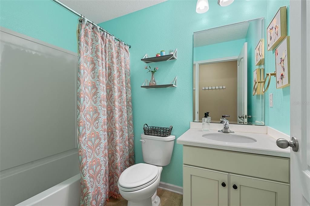 For Sale: $375,000 (4 beds, 3 baths, 2041 Square Feet)