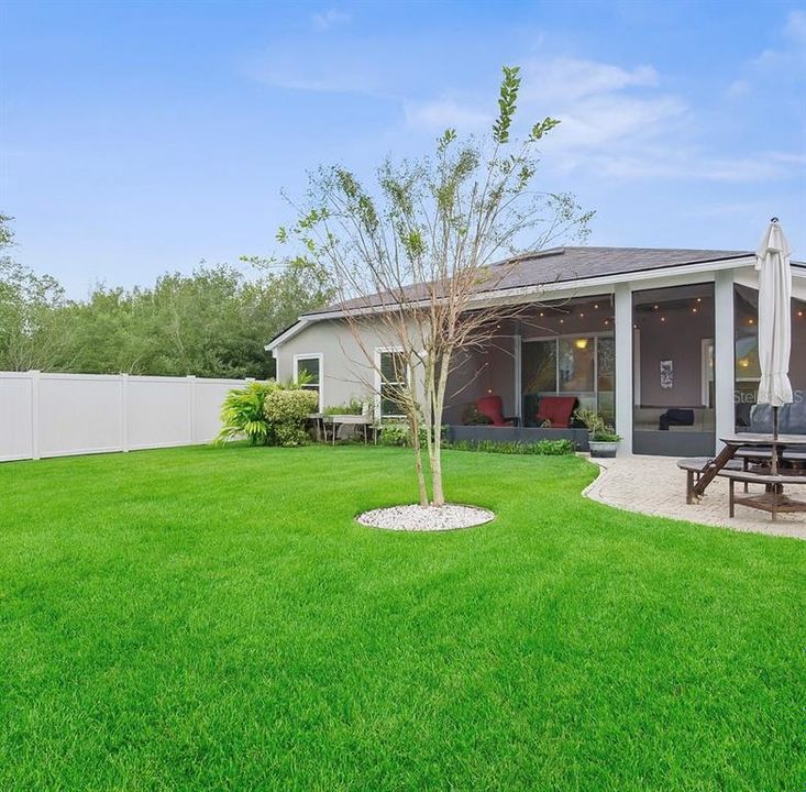 For Sale: $375,000 (4 beds, 3 baths, 2041 Square Feet)