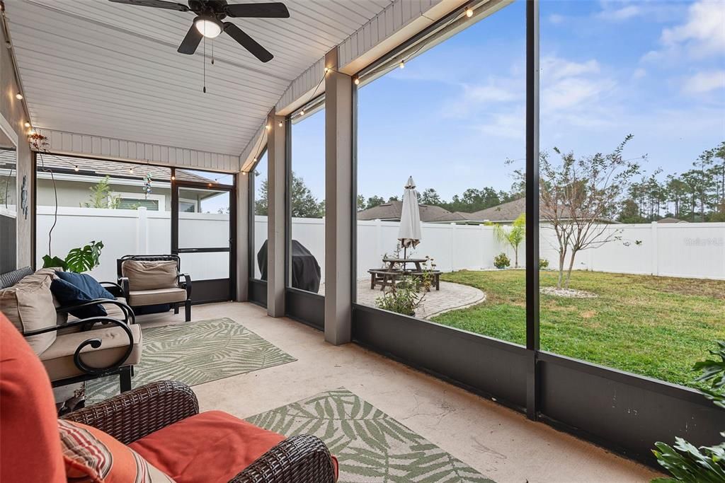 For Sale: $375,000 (4 beds, 3 baths, 2041 Square Feet)