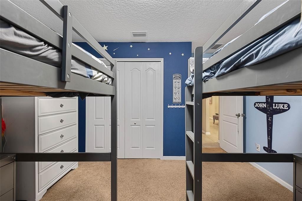 For Sale: $375,000 (4 beds, 3 baths, 2041 Square Feet)