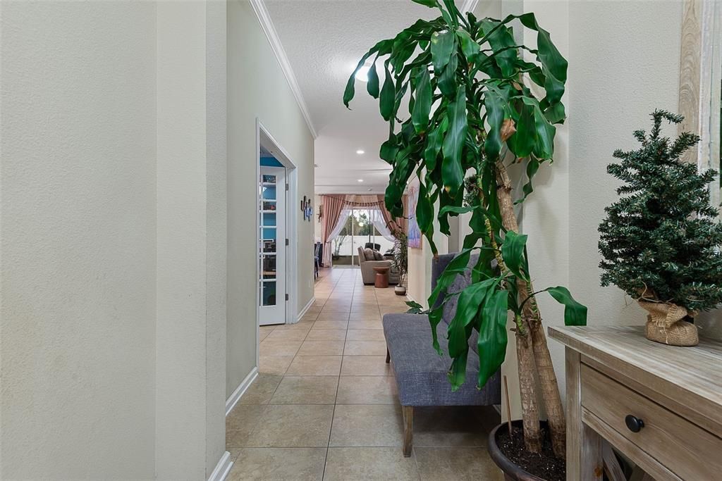 For Sale: $375,000 (4 beds, 3 baths, 2041 Square Feet)