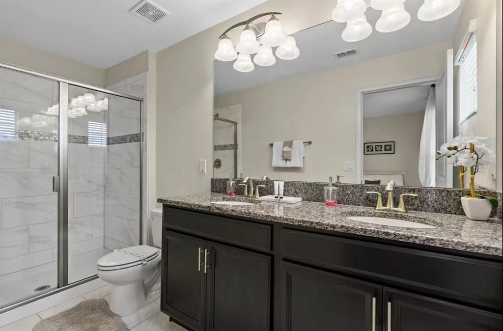 En Venta: $729,000 (6 camas, 5 baños, 3291 Pies cuadrados)