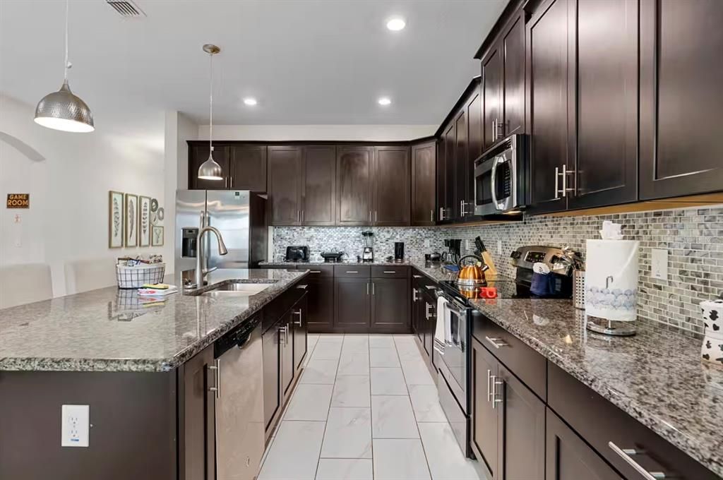 En Venta: $729,000 (6 camas, 5 baños, 3291 Pies cuadrados)