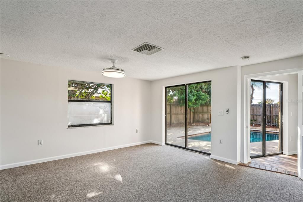 For Sale: $275,000 (3 beds, 2 baths, 1731 Square Feet)