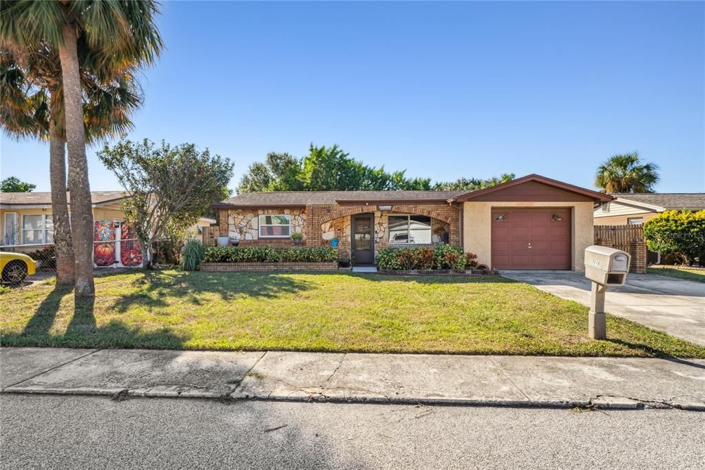 For Sale: $275,000 (3 beds, 2 baths, 1731 Square Feet)