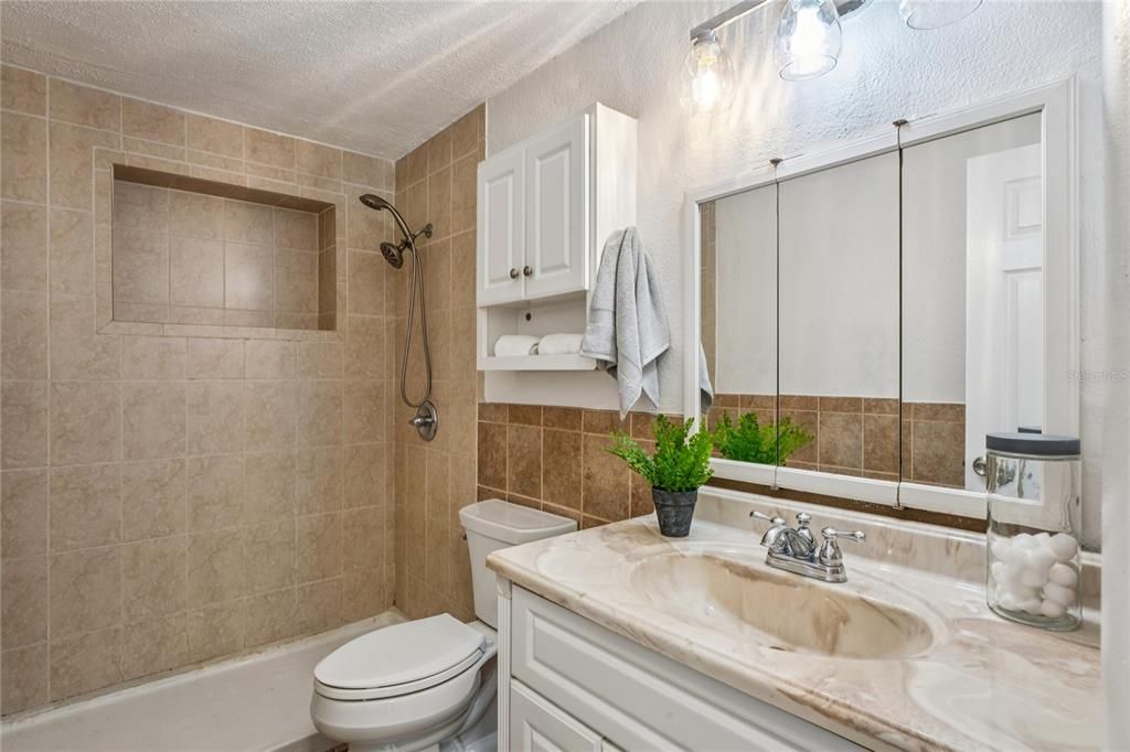 For Sale: $275,000 (3 beds, 2 baths, 1731 Square Feet)