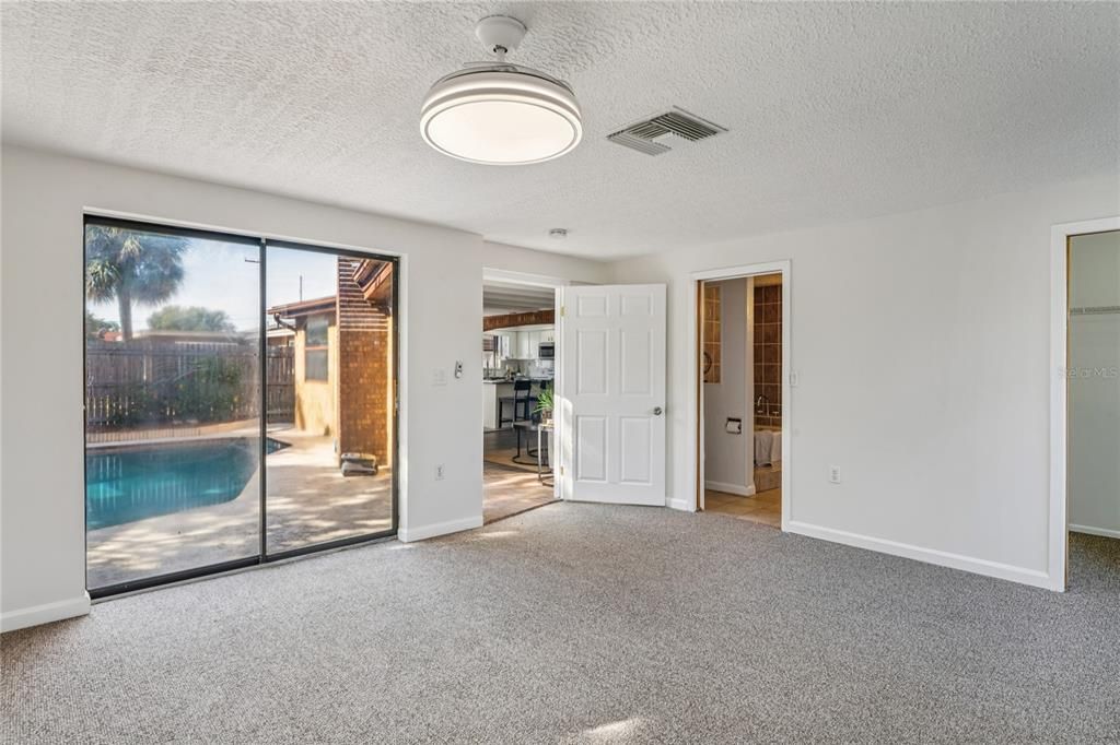 For Sale: $275,000 (3 beds, 2 baths, 1731 Square Feet)