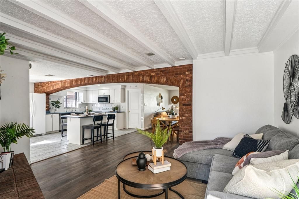 For Sale: $275,000 (3 beds, 2 baths, 1731 Square Feet)