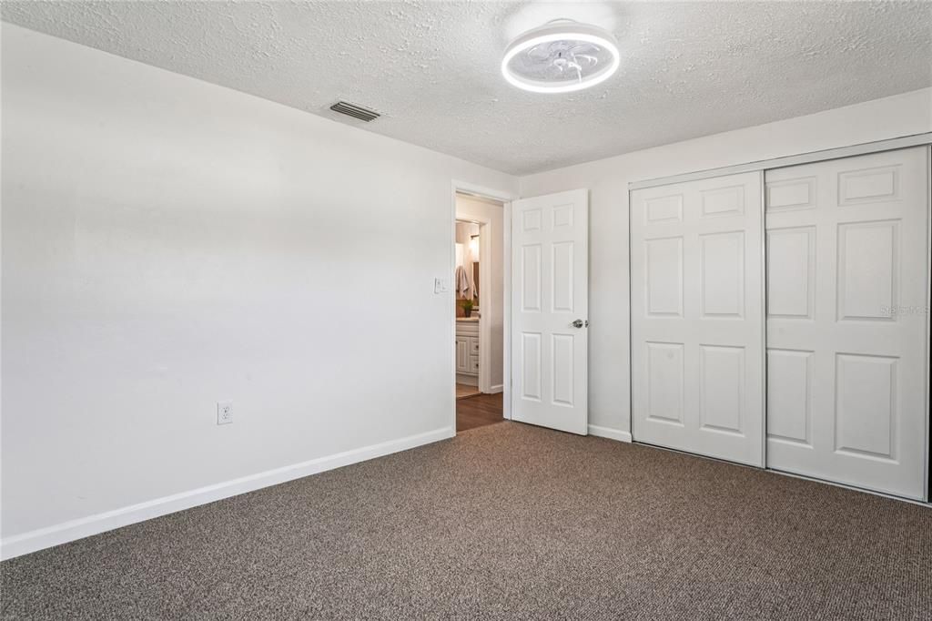 For Sale: $275,000 (3 beds, 2 baths, 1731 Square Feet)